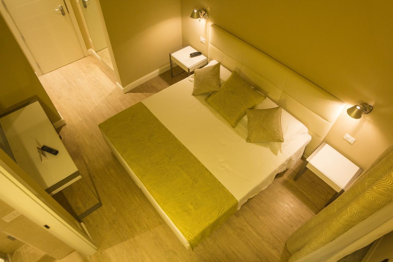 Hotel Universal リヴォルノ エクステリア 写真