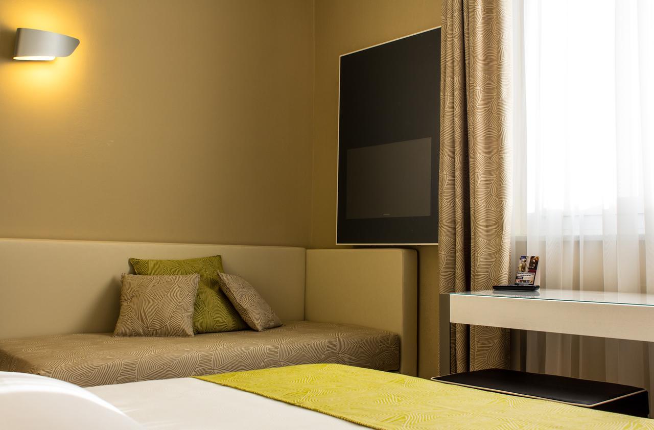 Hotel Universal リヴォルノ エクステリア 写真